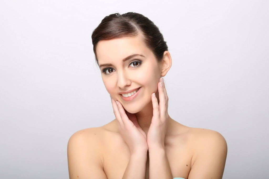 dermaplaning model woman